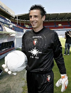 Roberto o día da súa presentación como xogador do Osasuna