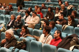 O público tivo que desprazarse á Sala Mozart por non entrar na Sala Circular do Auditorio